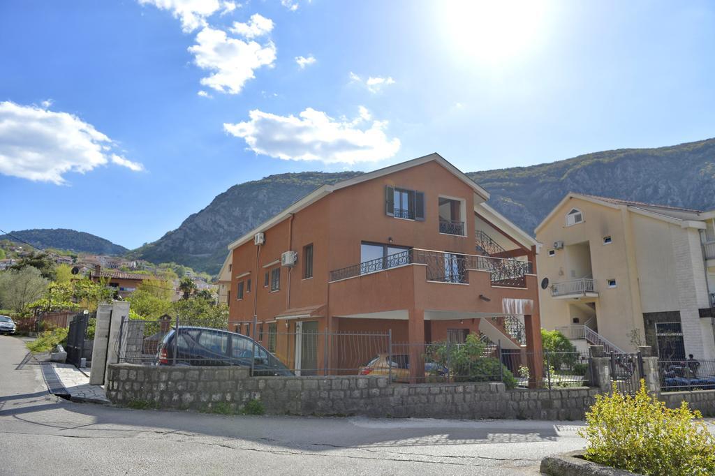 Apartment Damjan Kotor Bagian luar foto