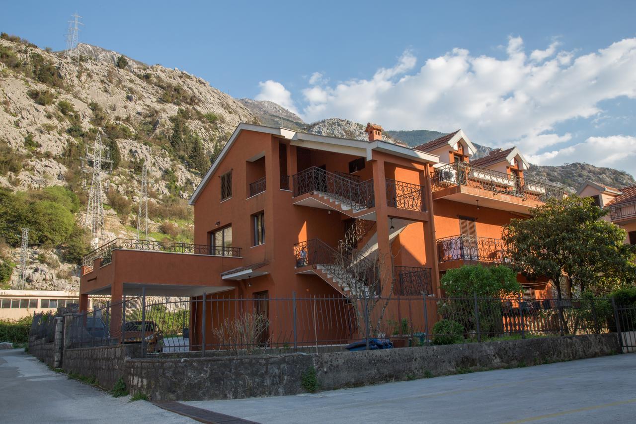 Apartment Damjan Kotor Bagian luar foto