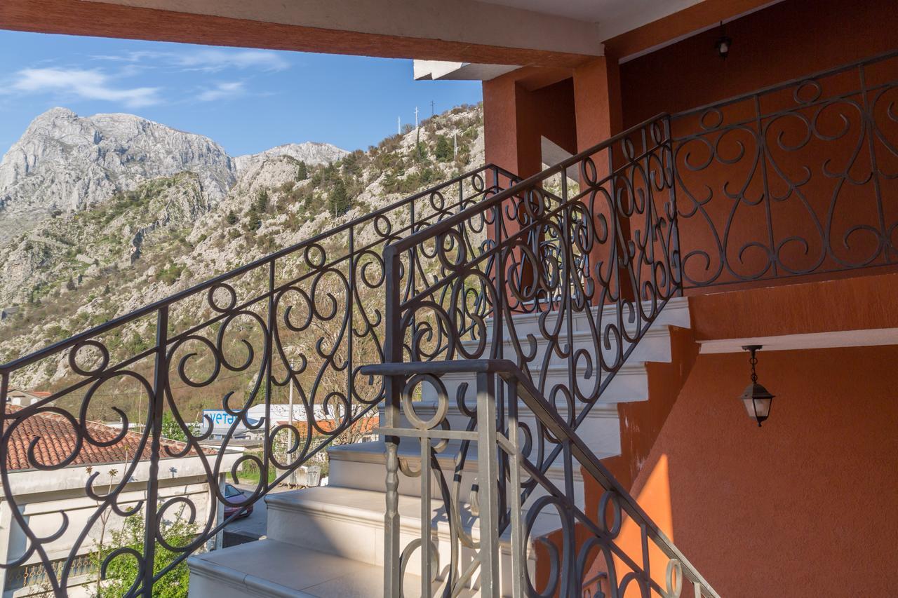 Apartment Damjan Kotor Bagian luar foto